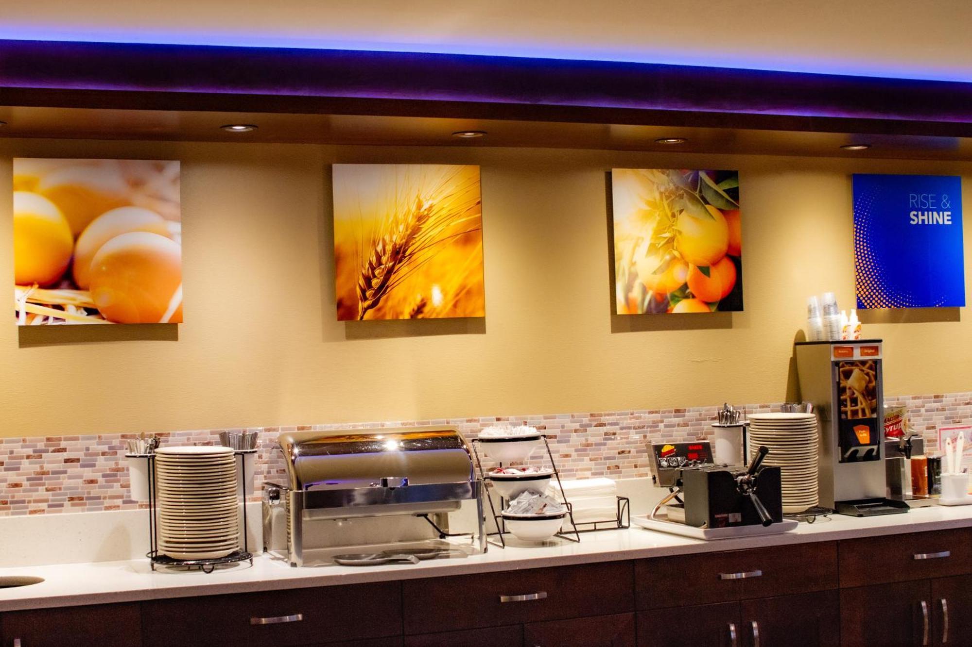Comfort Inn & Suites Vancouver Downtown City Center Buitenkant foto