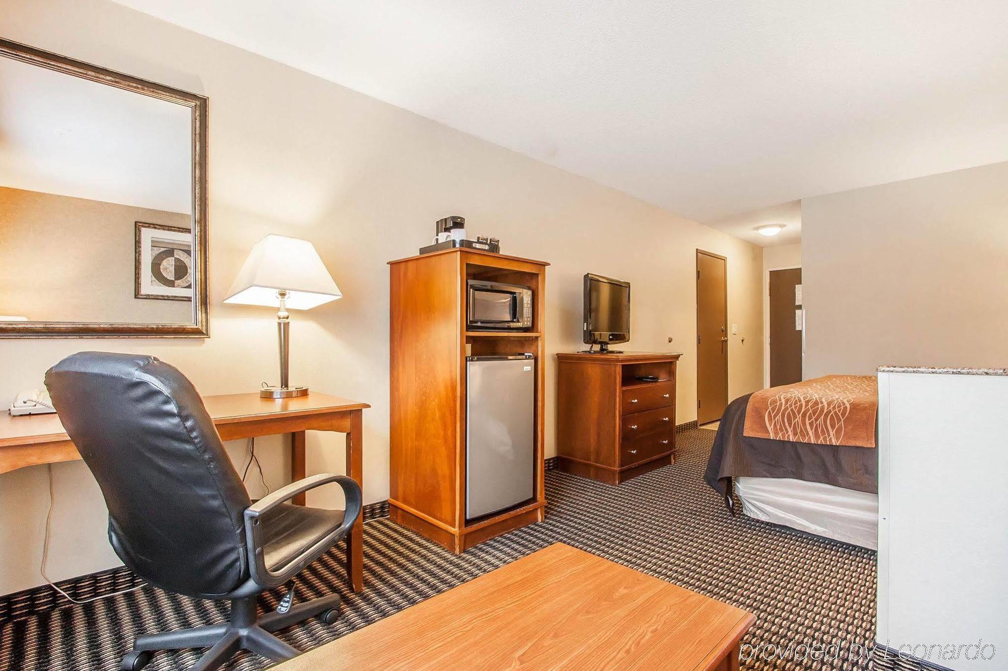 Comfort Inn & Suites Vancouver Downtown City Center Buitenkant foto